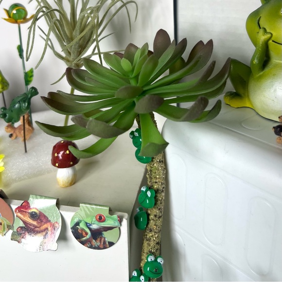 FROG TOWN USA FAIRY GARDEN GIFT SET - Picture 8 of 16